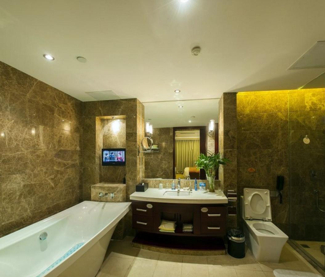 Dongfang Hotel Weifang Exterior photo